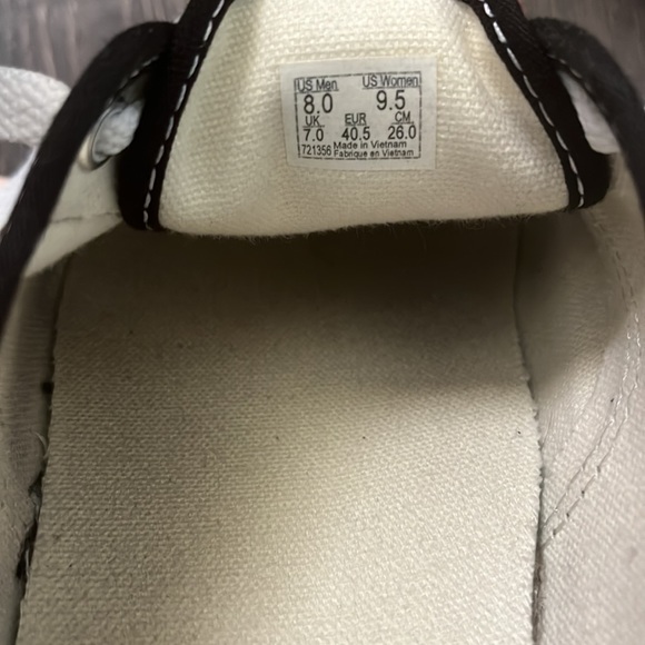 Vans - Picture 10 of 10